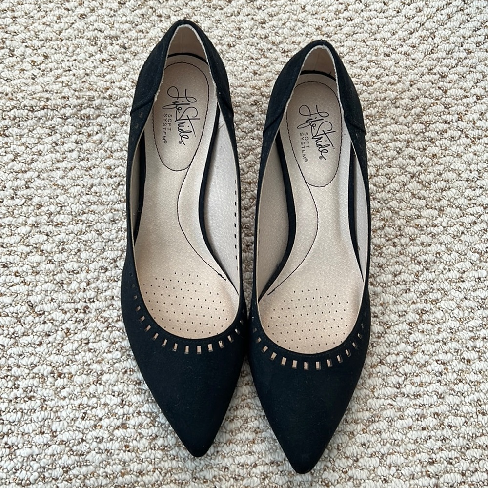 Black Life Stride Suede Pumps Size 11